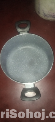 নন ইস্টিক কুকার